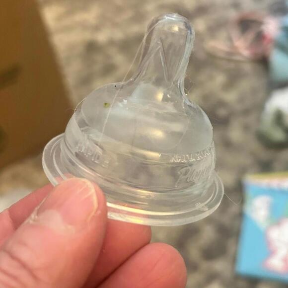 Playex Nurser Bottles Drop In Liners Five Bottles + Six Brand New Nipples - Picture 3 of 4